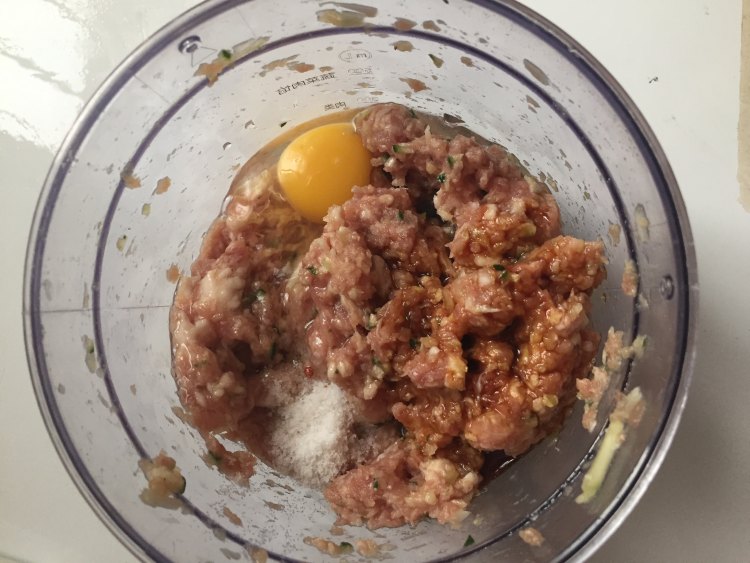 萌萌哒的熊猫珍珠肉饼步骤3