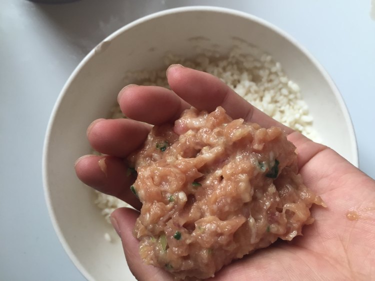 萌萌哒的熊猫珍珠肉饼步骤6