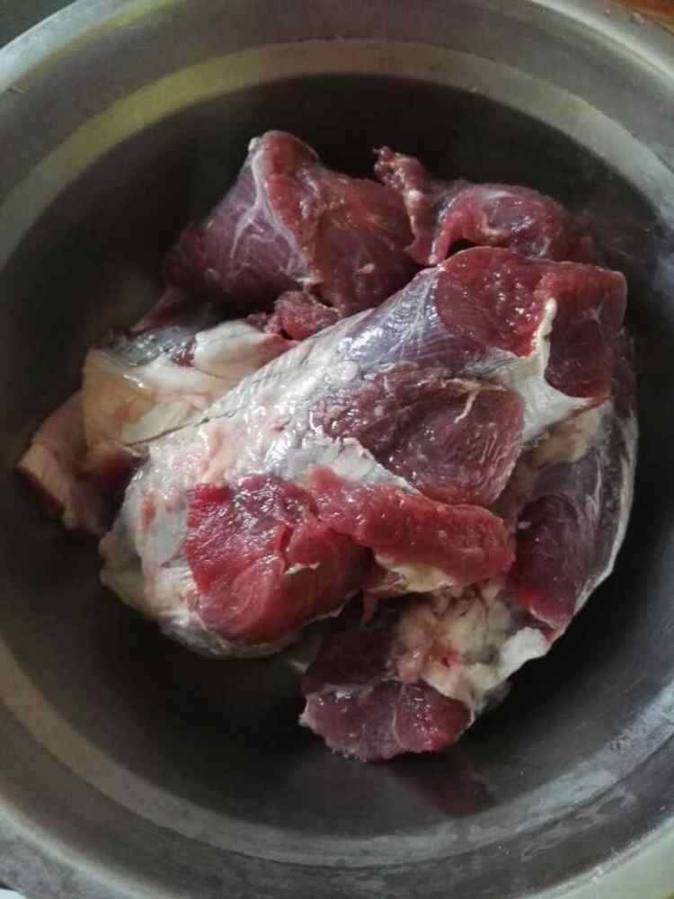 药膳卤牛肉步骤1
