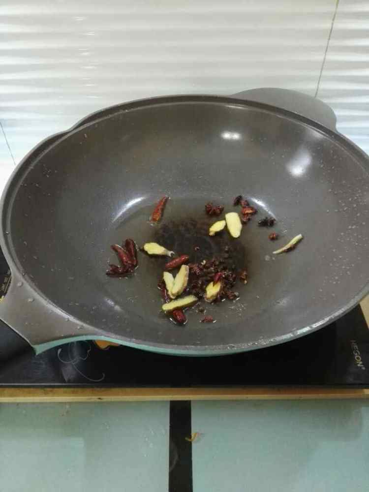 药膳卤牛肉步骤3