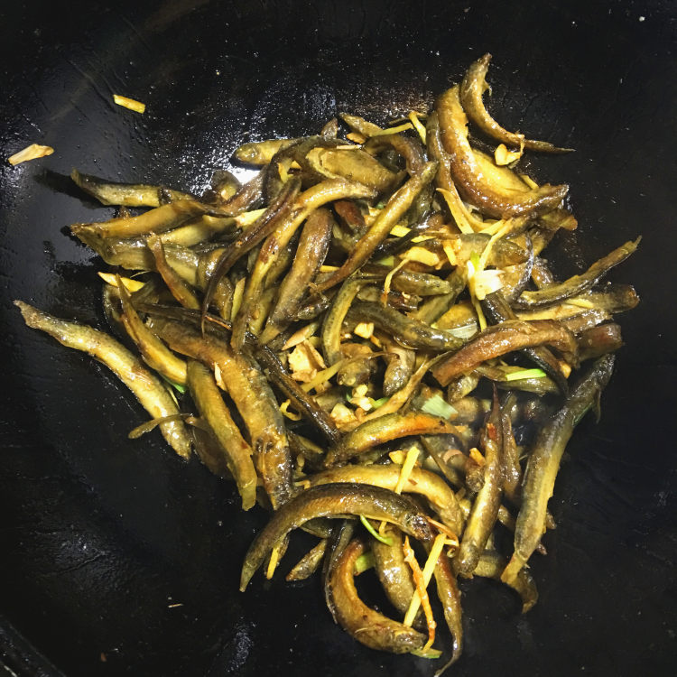 豆腐焖泥鳅步骤9