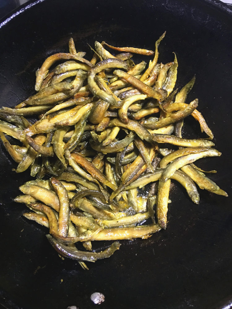 豆腐焖泥鳅步骤4