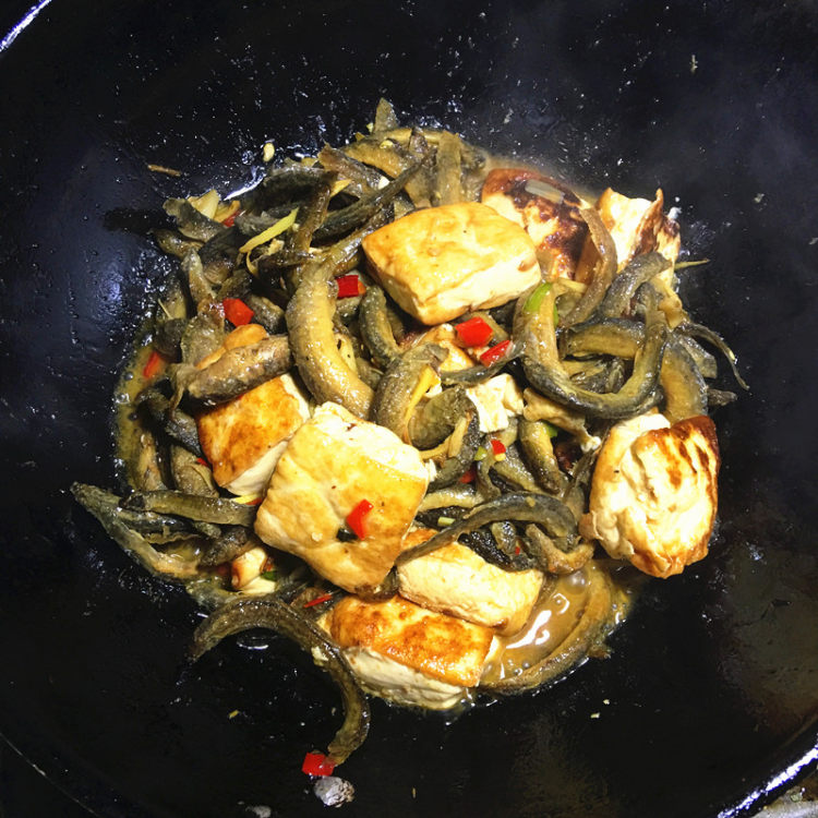 豆腐焖泥鳅步骤14