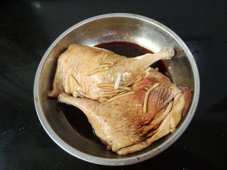 荷叶香酥鸭腿步骤3