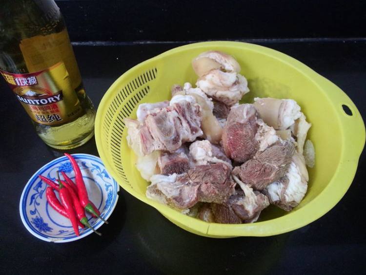 啤酒红烧羊肉步骤1