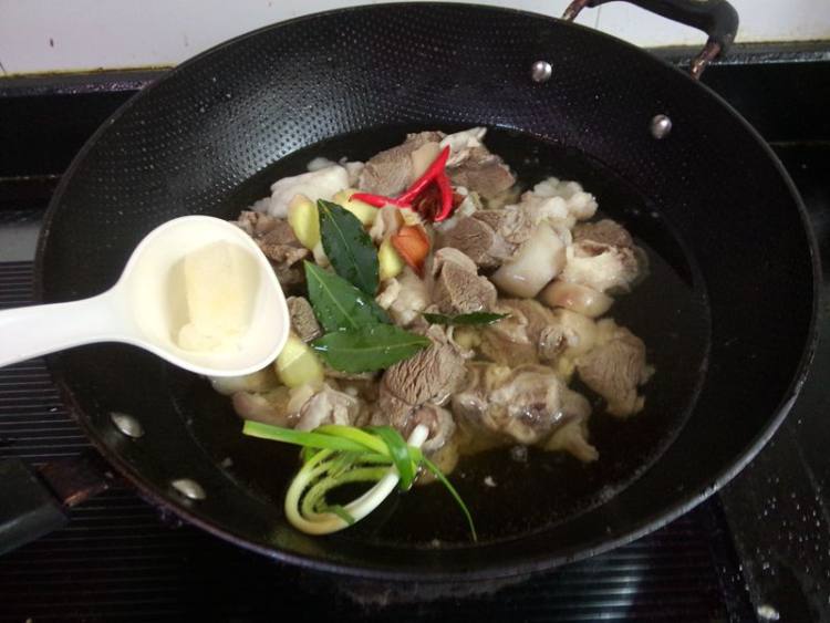 啤酒红烧羊肉步骤6