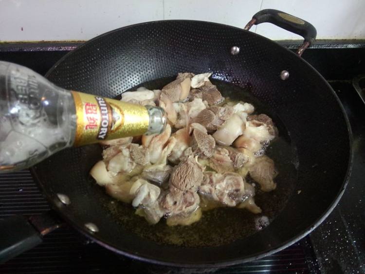 啤酒红烧羊肉步骤4