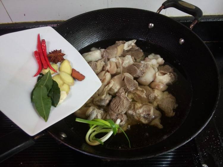 啤酒红烧羊肉步骤5