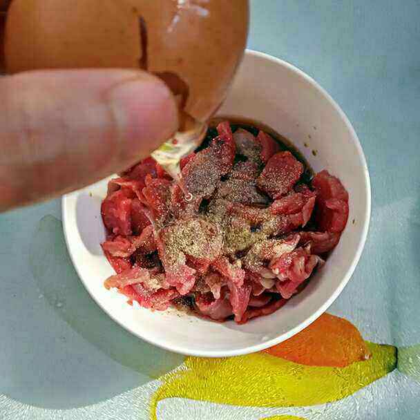 葱爆羊肉步骤2