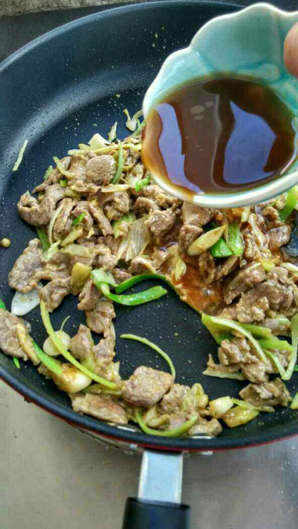 葱爆羊肉步骤9