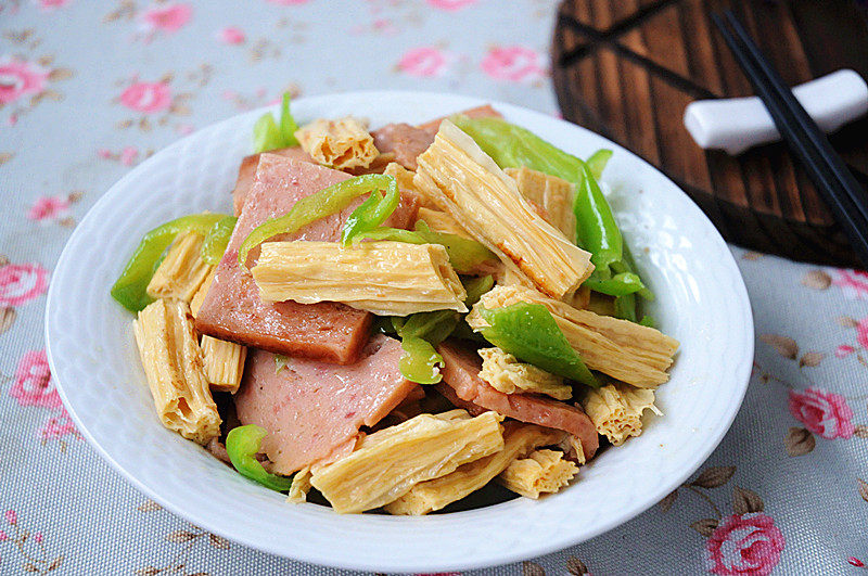 腐竹炒午餐肉步骤8
