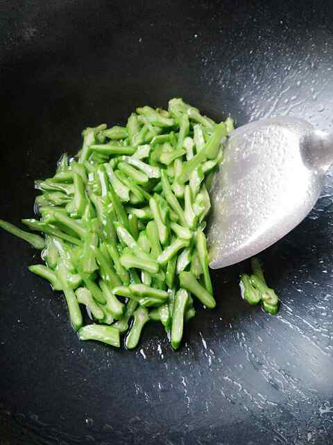 刀豆滑肉片步骤4