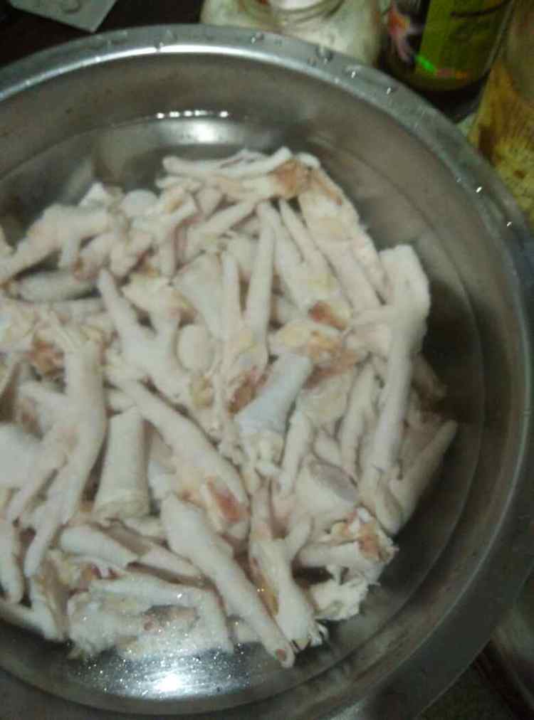 萝卜泡椒凤爪步骤2