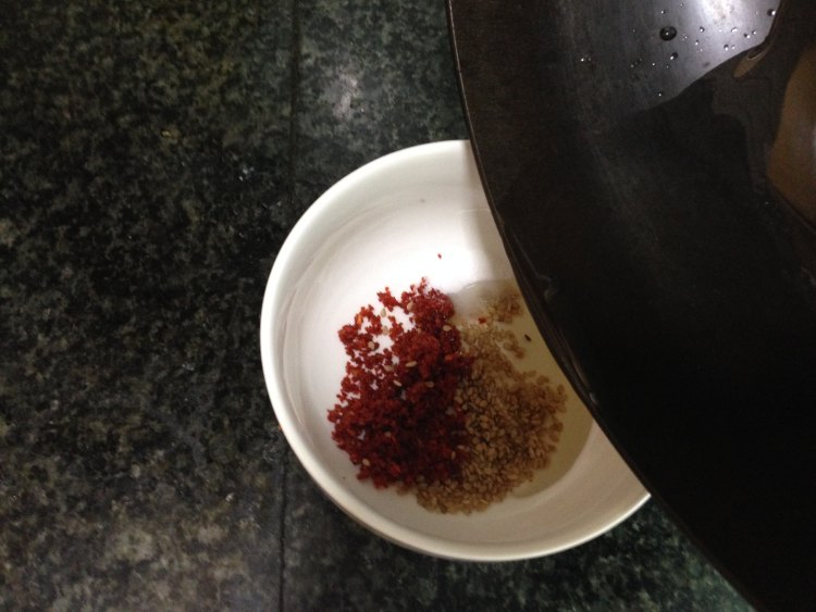 香辣开胃——红油蒜薹步骤3