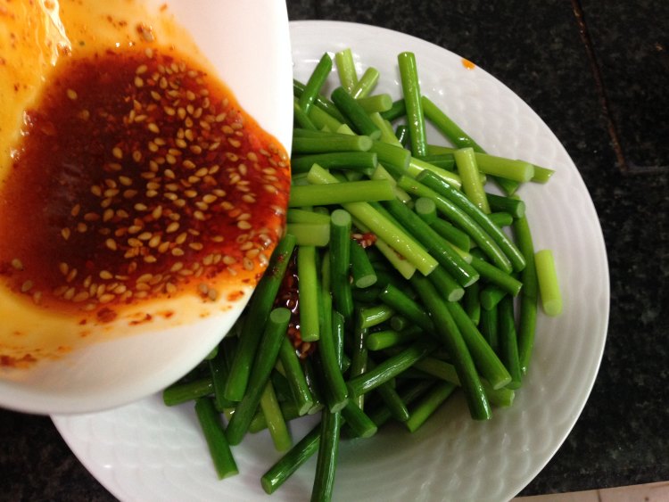 香辣开胃——红油蒜薹步骤6