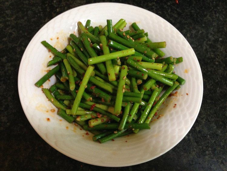 香辣开胃——红油蒜薹步骤7