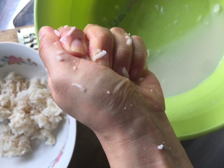 香煎鸡蛋藕饼步骤3