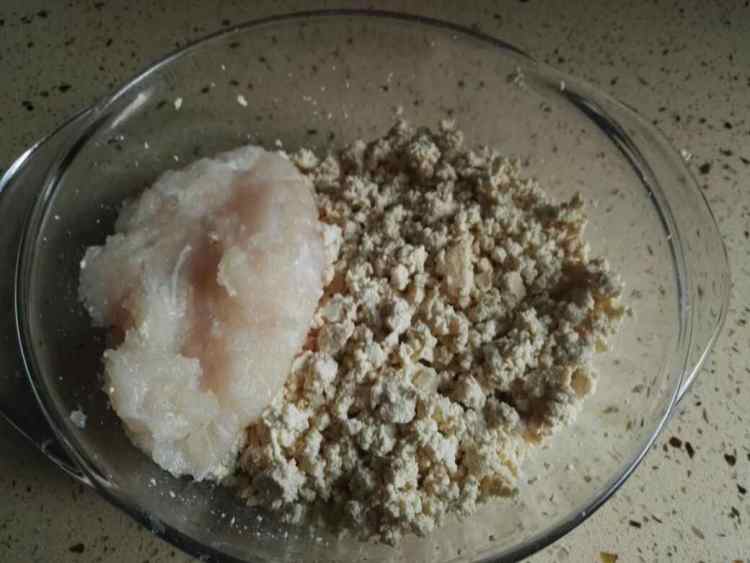 干炸豆腐鱼丸子步骤2