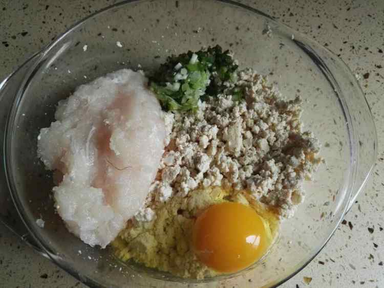 干炸豆腐鱼丸子步骤3
