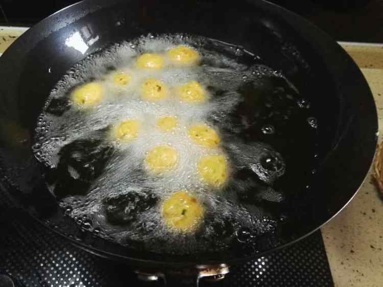 干炸豆腐鱼丸子步骤11