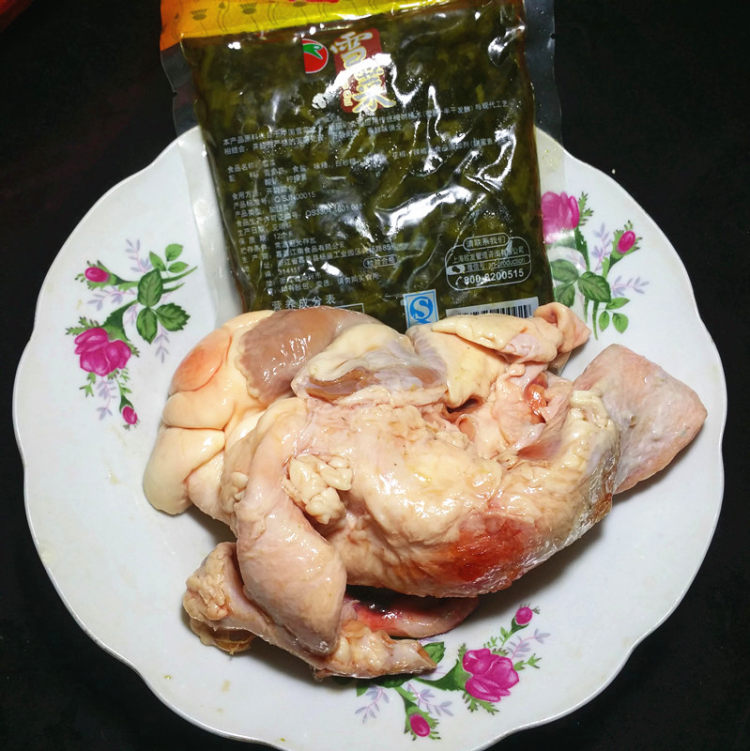 雪菜泡椒炒牛黄喉步骤1