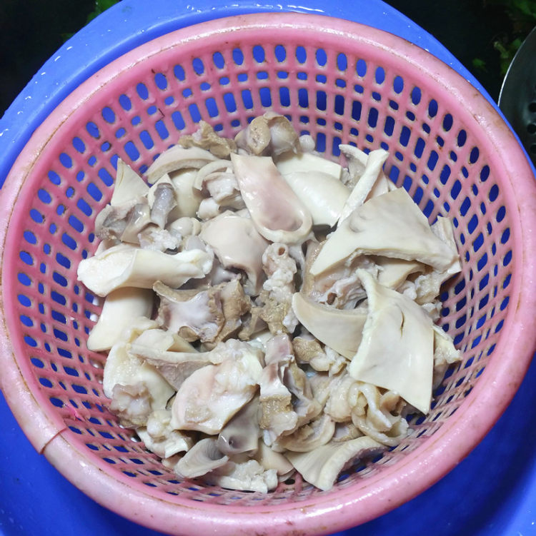雪菜泡椒炒牛黄喉步骤5
