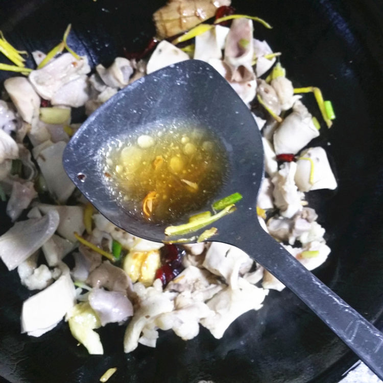 雪菜泡椒炒牛黄喉步骤10