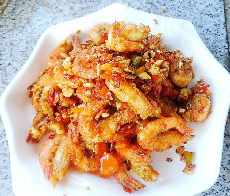 蒜蓉炒虾步骤13