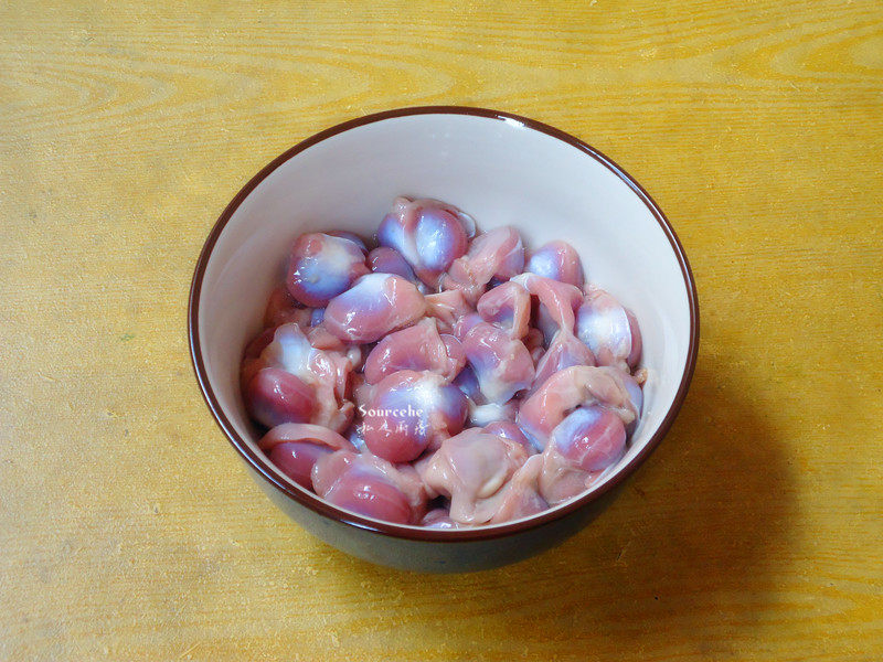 尖椒炒鸡胗步骤2