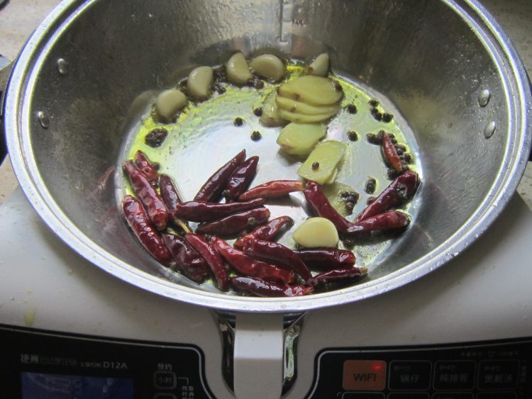 青椒鸡块步骤7