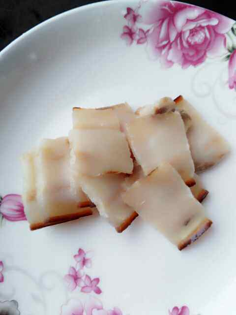 洋葱青椒炒腊肉步骤2