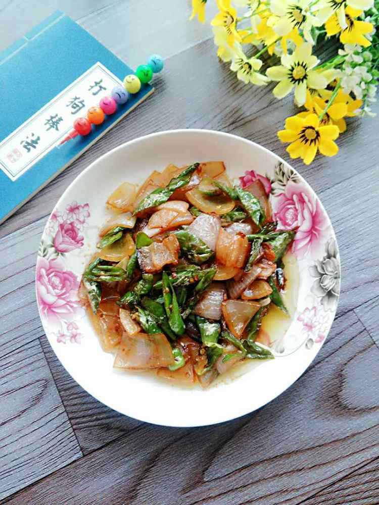 洋葱青椒炒腊肉步骤8