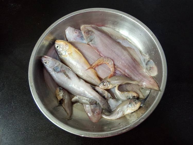 油爆龙利小杂鱼步骤1