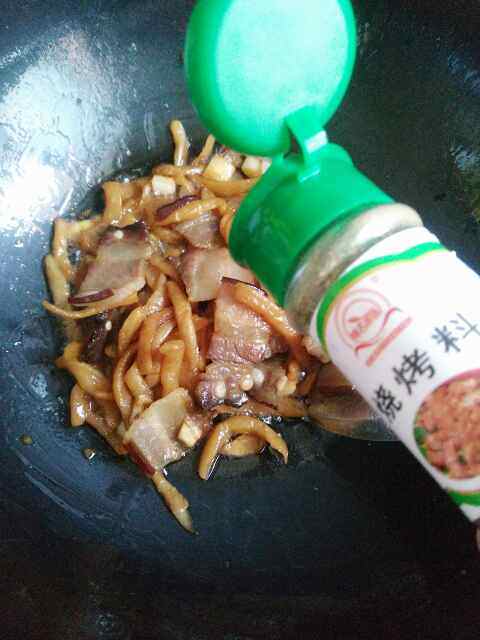 腊肉炒萝卜干步骤11