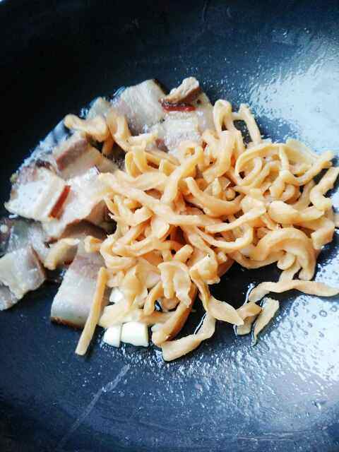 腊肉炒萝卜干步骤7