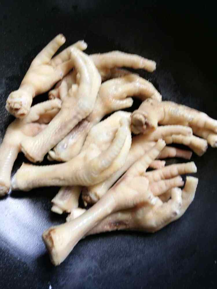 红焖鸡爪步骤2
