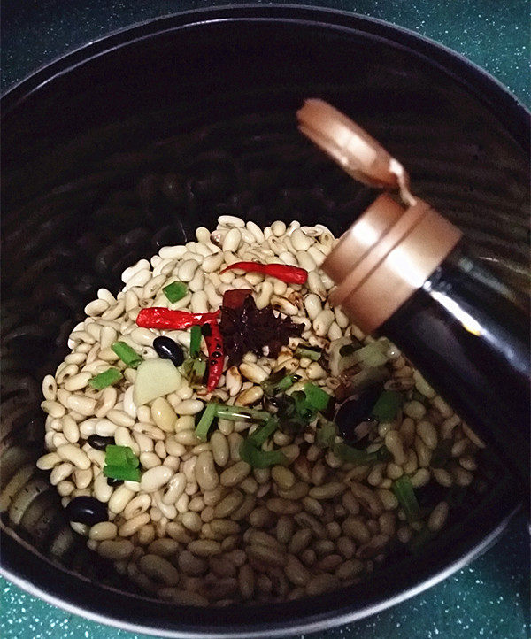 黄豆煲鸭翅步骤3