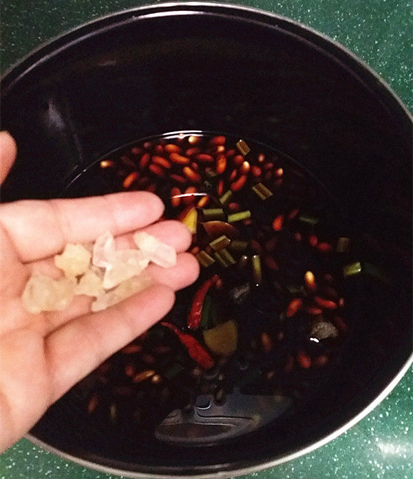 黄豆煲鸭翅步骤4