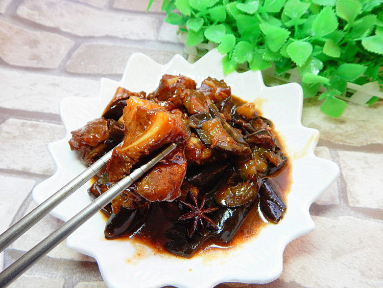 茄子烧月牙骨步骤17