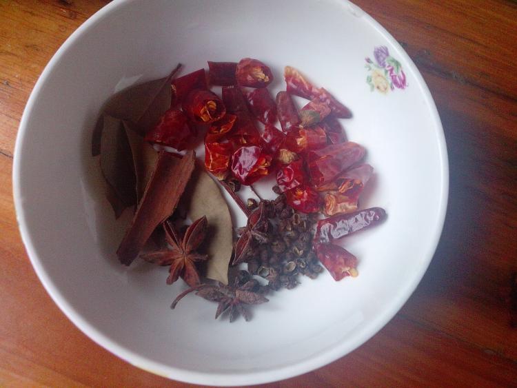 五香水煮花生步骤3