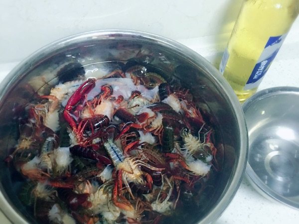 香辣啤酒小龙虾步骤1