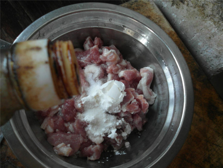 双椒肉丝炒冬笋步骤4