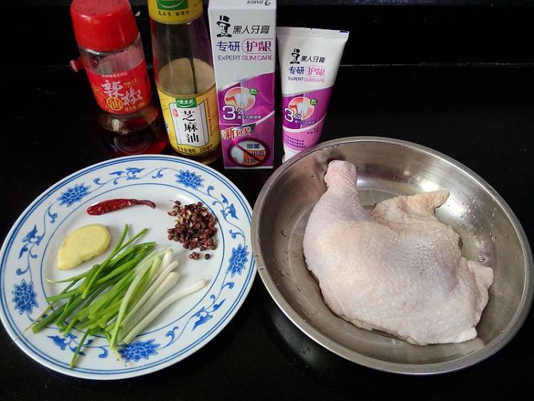 椒麻鸡丝步骤1