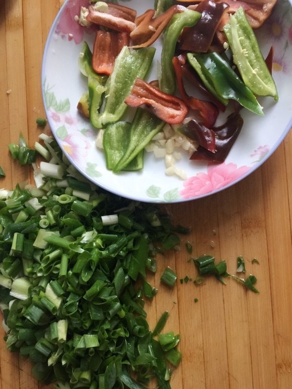 酸豇豆炒鸡胗步骤4