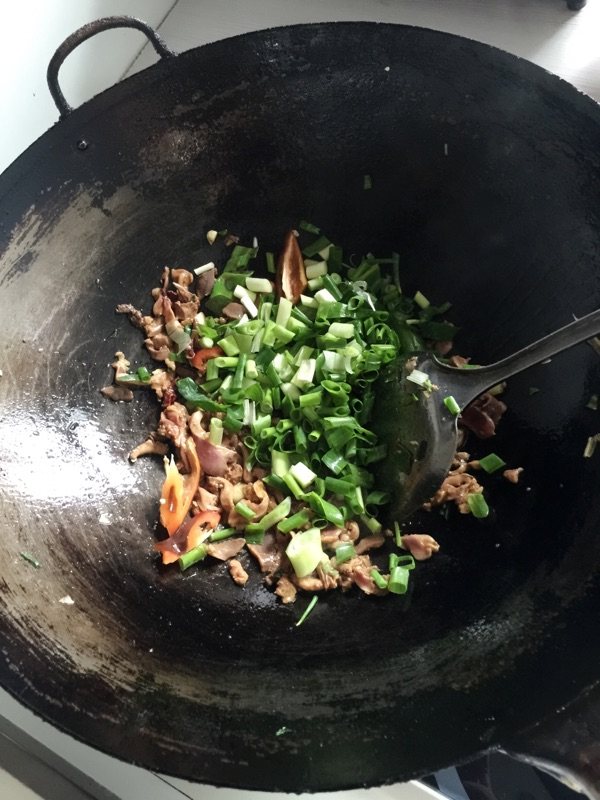 酸豇豆炒鸡胗步骤6