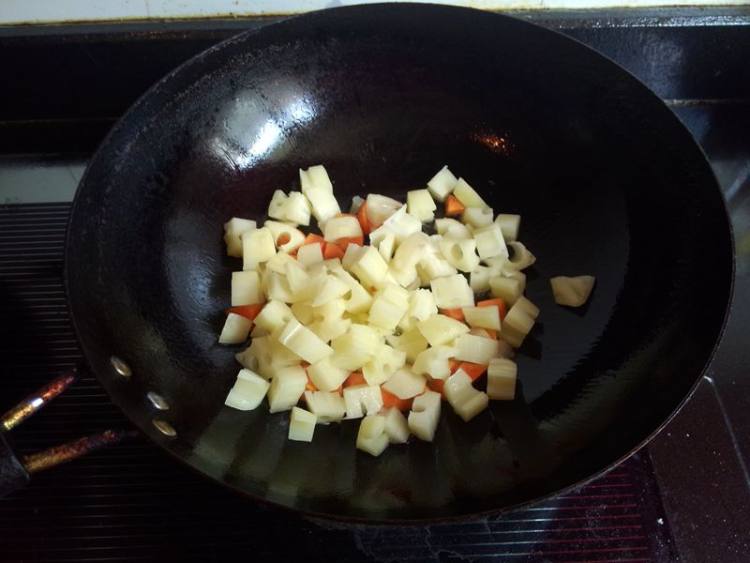腰肉炒三丁步骤7