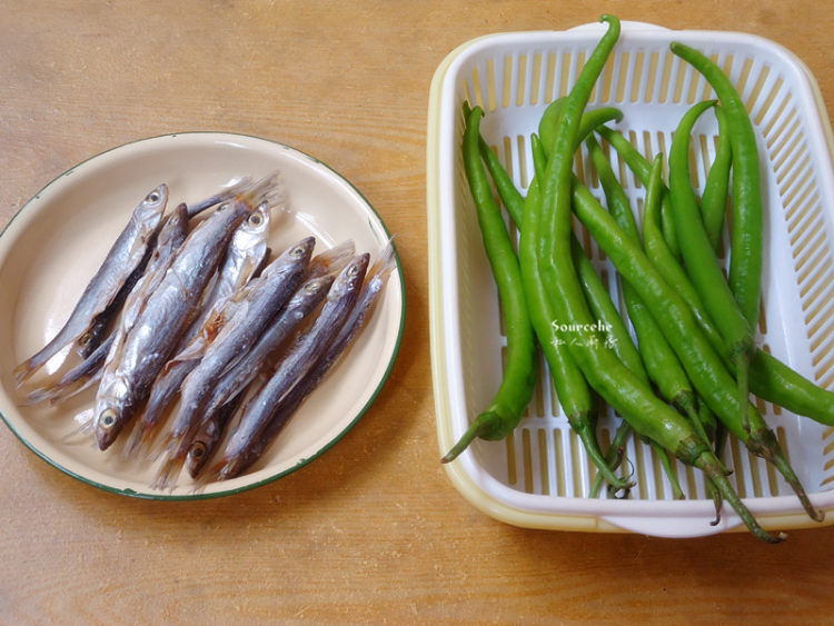 尖椒炒山坑鱼步骤1