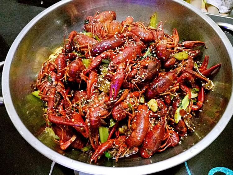 麻辣干锅龙虾步骤12