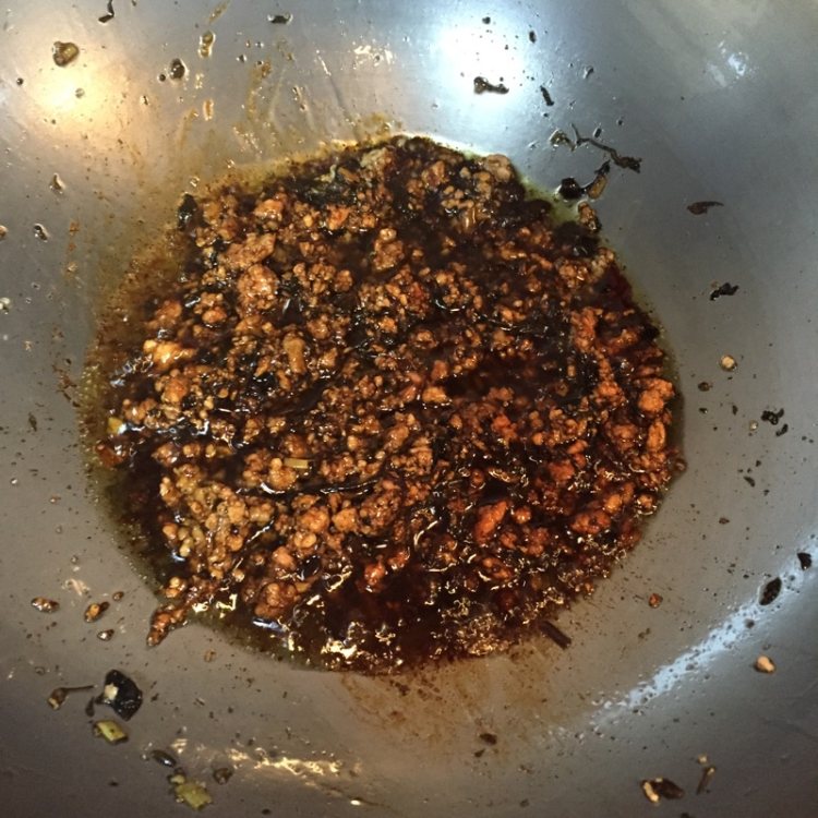 竹笋榄菜焖籽乌步骤4
