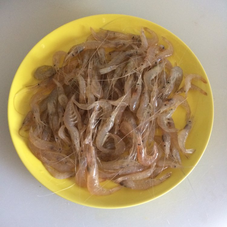 酥炸小河虾步骤1